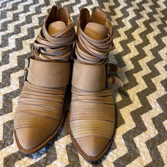 Jeffrey Campbell booties - Picture 2 of 6